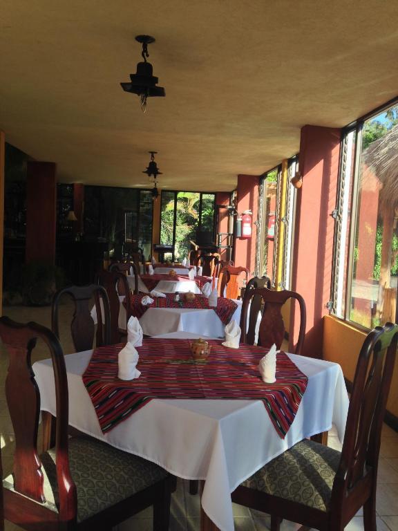 Hotel Posada de Don Rodrigo Panajachel Exterior foto